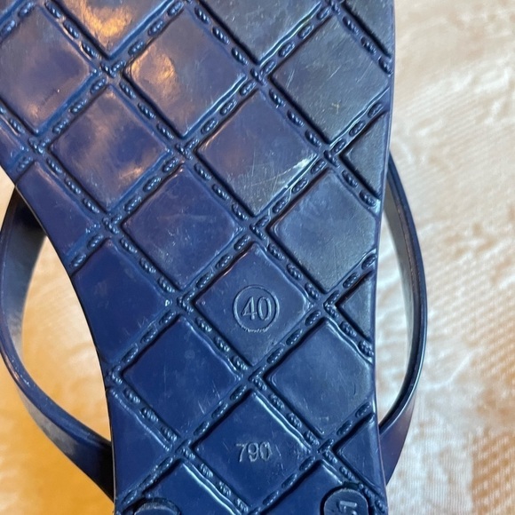 Blue flip flops with starfish - Picture 3 of 4